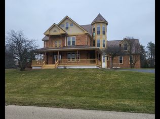 1320 Bull Valley Dr, Woodstock, IL 60098