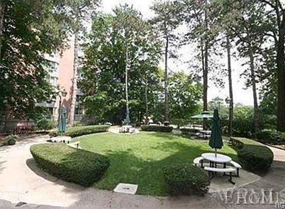 3rd image of 90 Bryant Ave APT 4DB