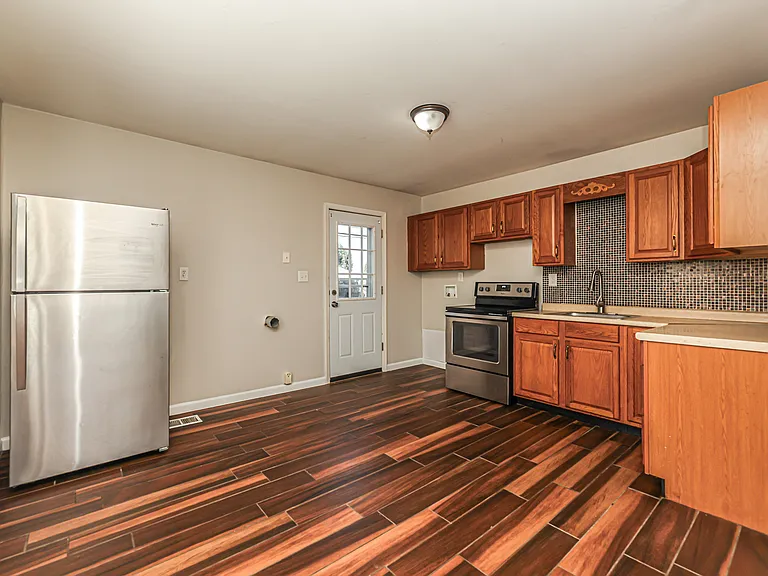 1240 Berwald Dr — Photo 6