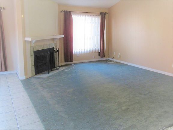 4th image of 1830 N Vineyard Ave APT F
