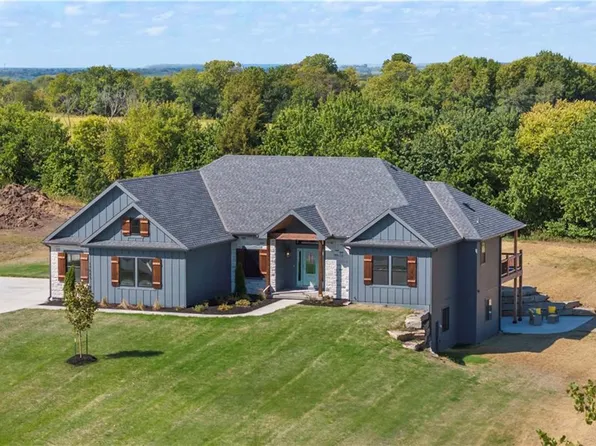17885 169th St, Basehor, KS 66007