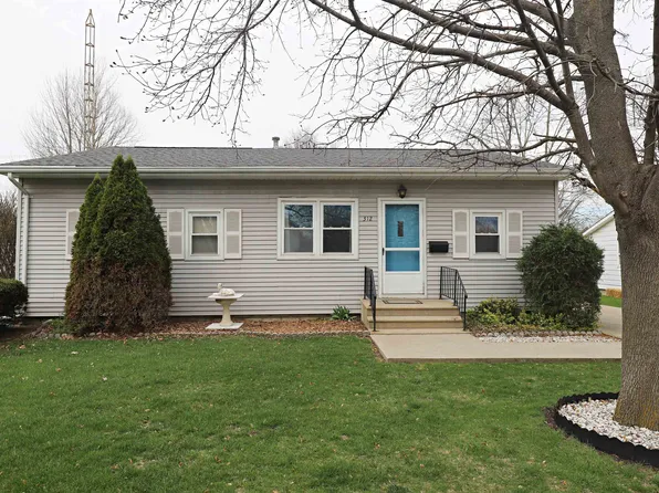 312 S Brady St, Corunna, MI 48817