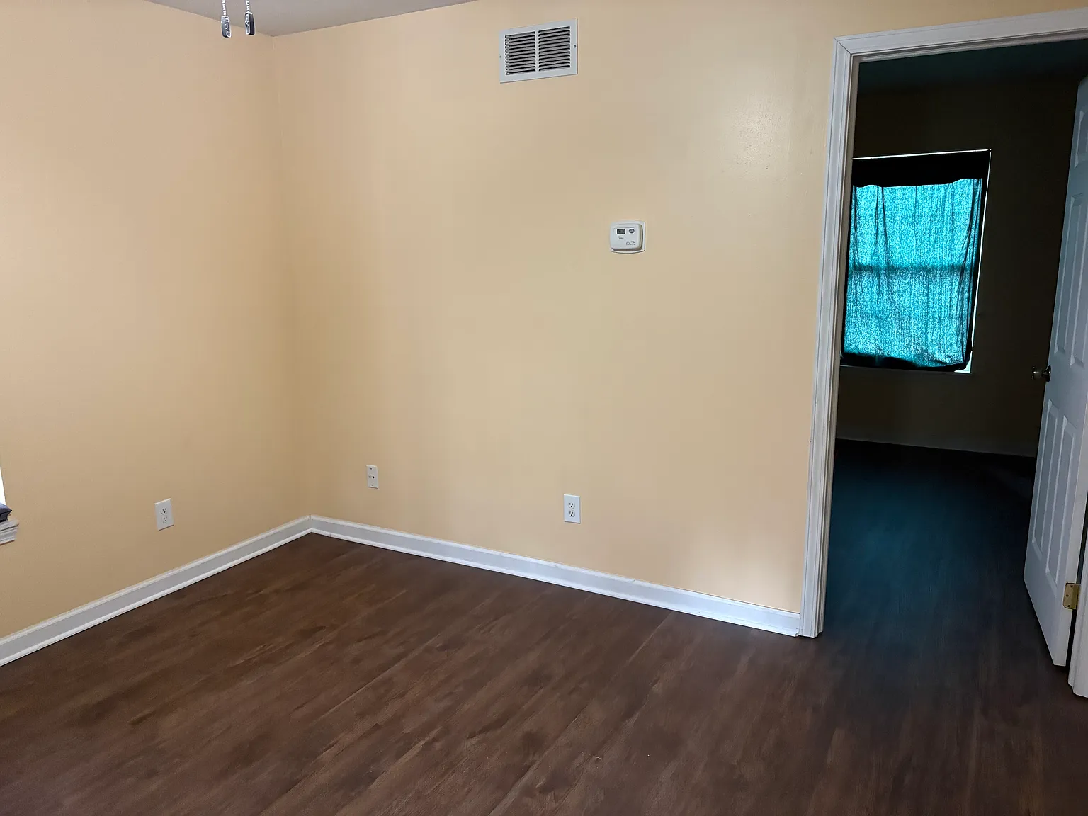 1 bed, 700 sqft, $600 — Photo 4