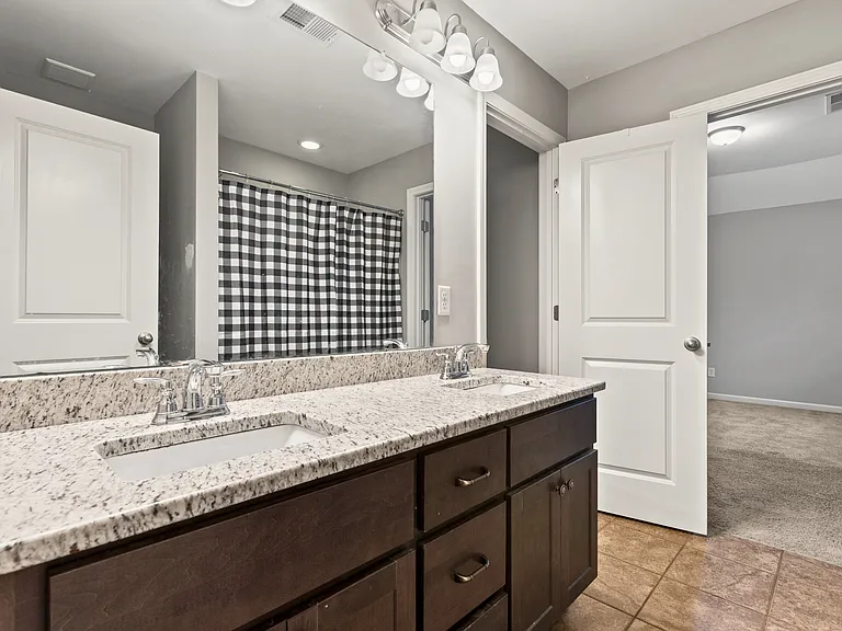 830 W Richland Cir — Photo 22