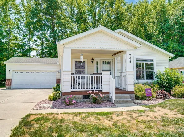 745 Brickyard Dr, Sunman, IN 47041