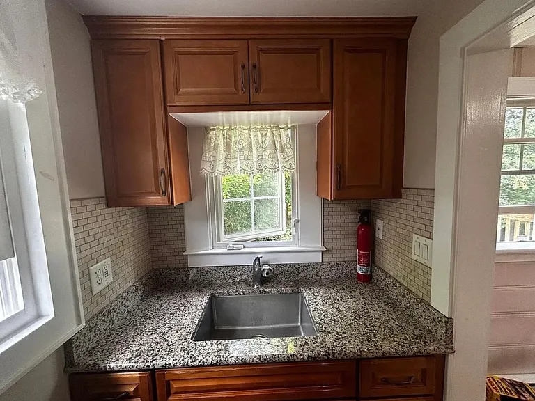 16 Canfield St #B — Photo 24