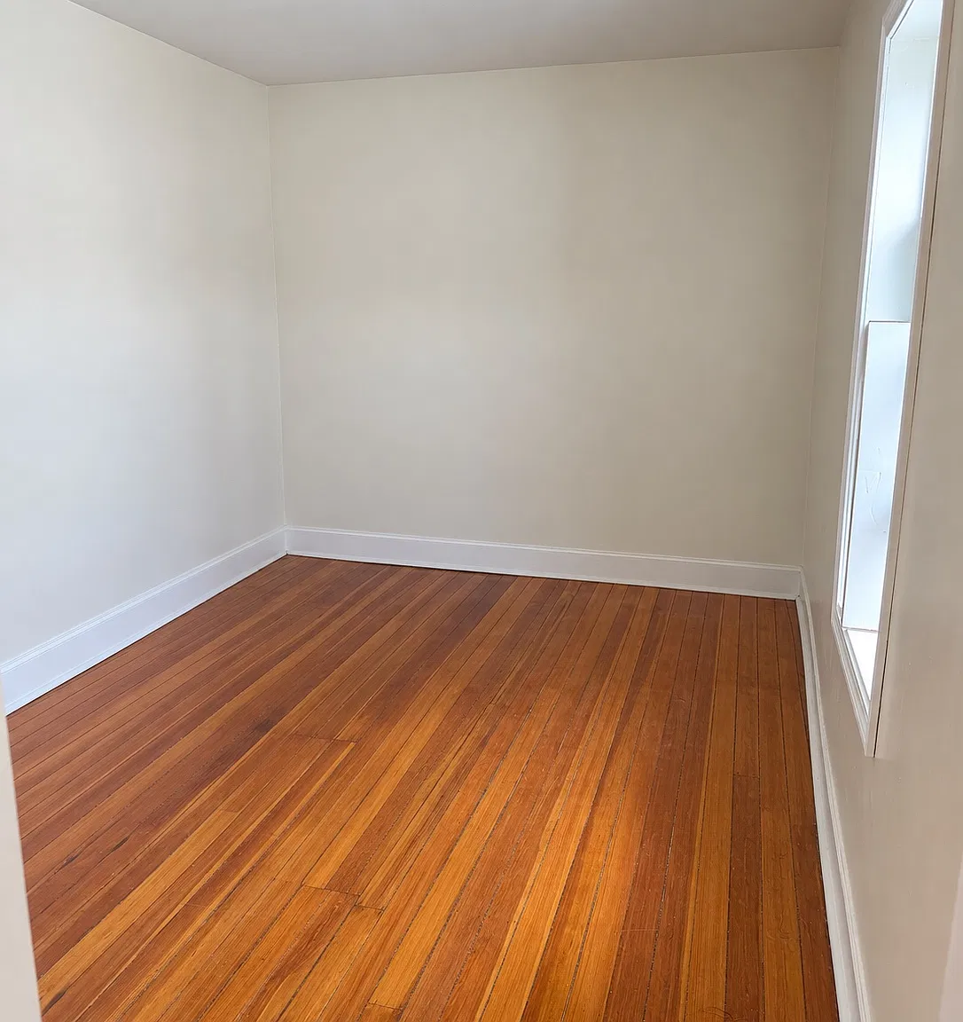 3 bed, 1100 sqft, $3,300 — Photo 4
