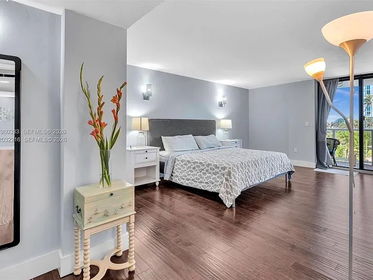 6423 Collins Ave #409 — Photo 27