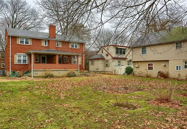 716 Maple Ln — Photo 4