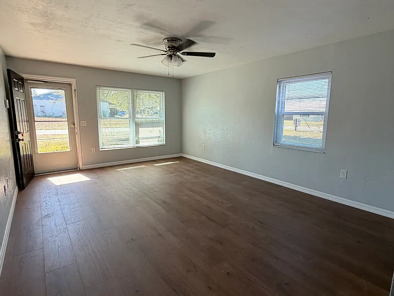 1015 Marlboro Dr — Photo 8