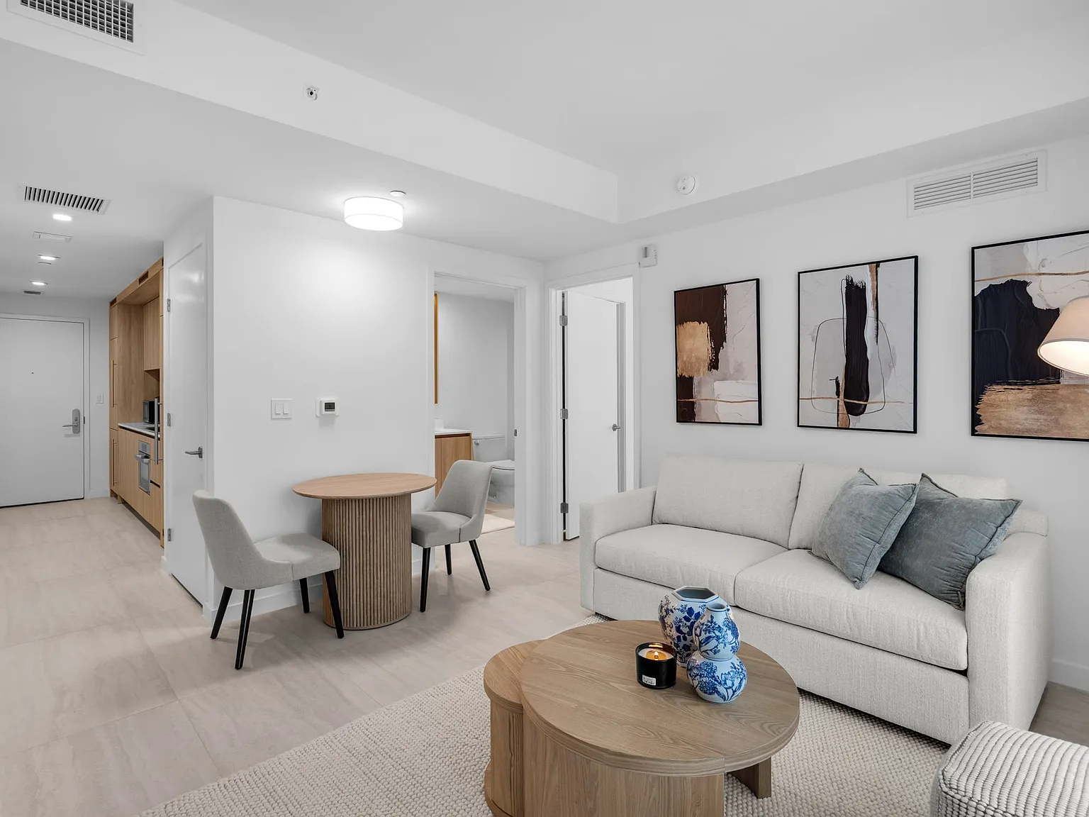 1 bed, 670 sqft, $4,100 — Photo 3