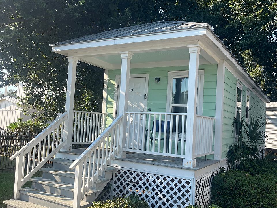 1st image of 171 Paradise Ave #13