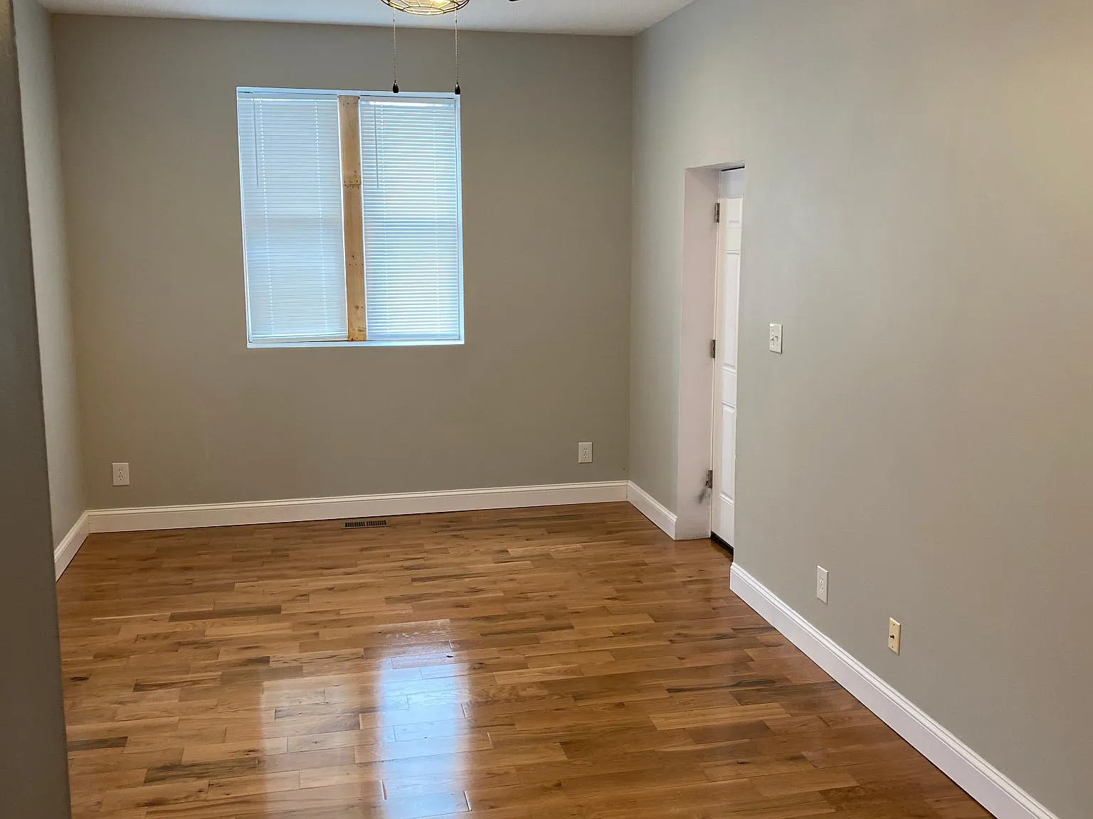 8532 Main St — Photo 2
