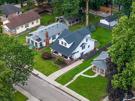 2nd image of 4506 Winthrop Ave