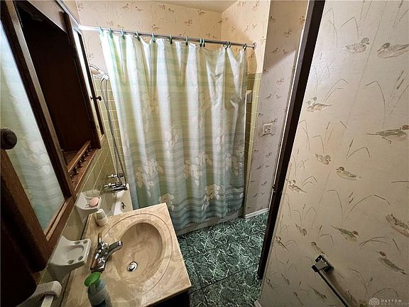 4th image of 2510 Foxchase Ct W