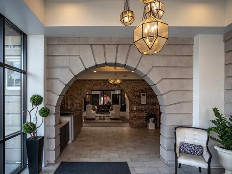 Knox High Apartments — Photo 4