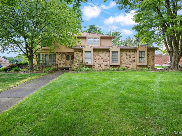 29801 Deer Run, Farmington Hills, MI 48331