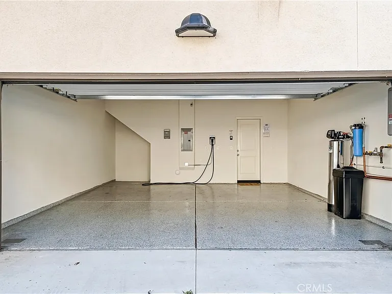 723 Spring Gdn — Photo 28