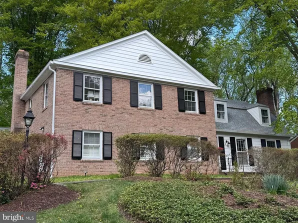 7312 Masters Dr, Rockville, MD 20854