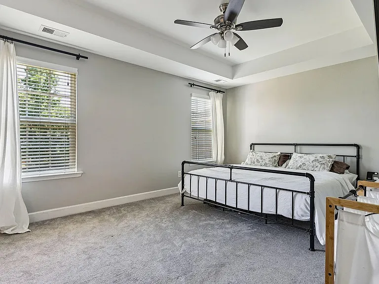 221 Berwick Dr — Photo 11
