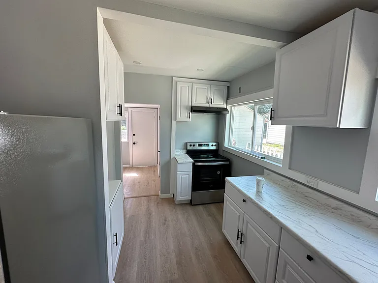 135 Market St — Photo 12