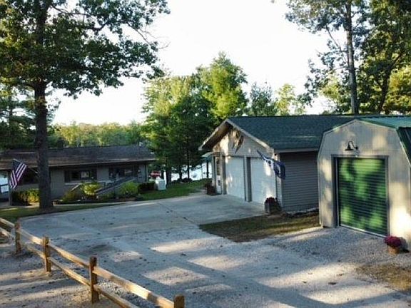 2nd image of 3726 Little Island Dr