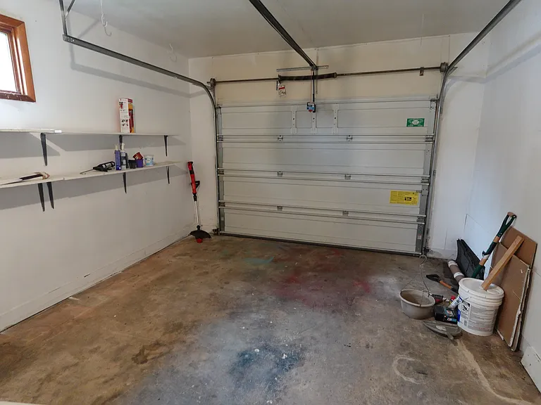 3313 N Locust St — Photo 24