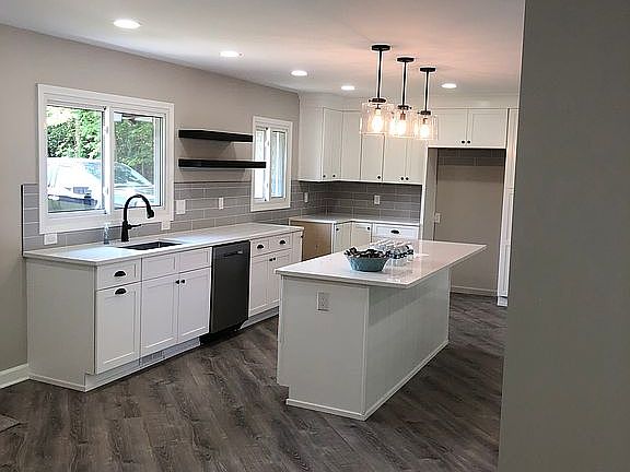 3rd image of 29720 Wildbrook Dr