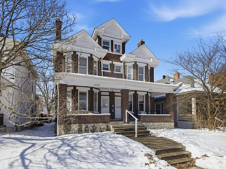 2209 Summit St — Photo 26