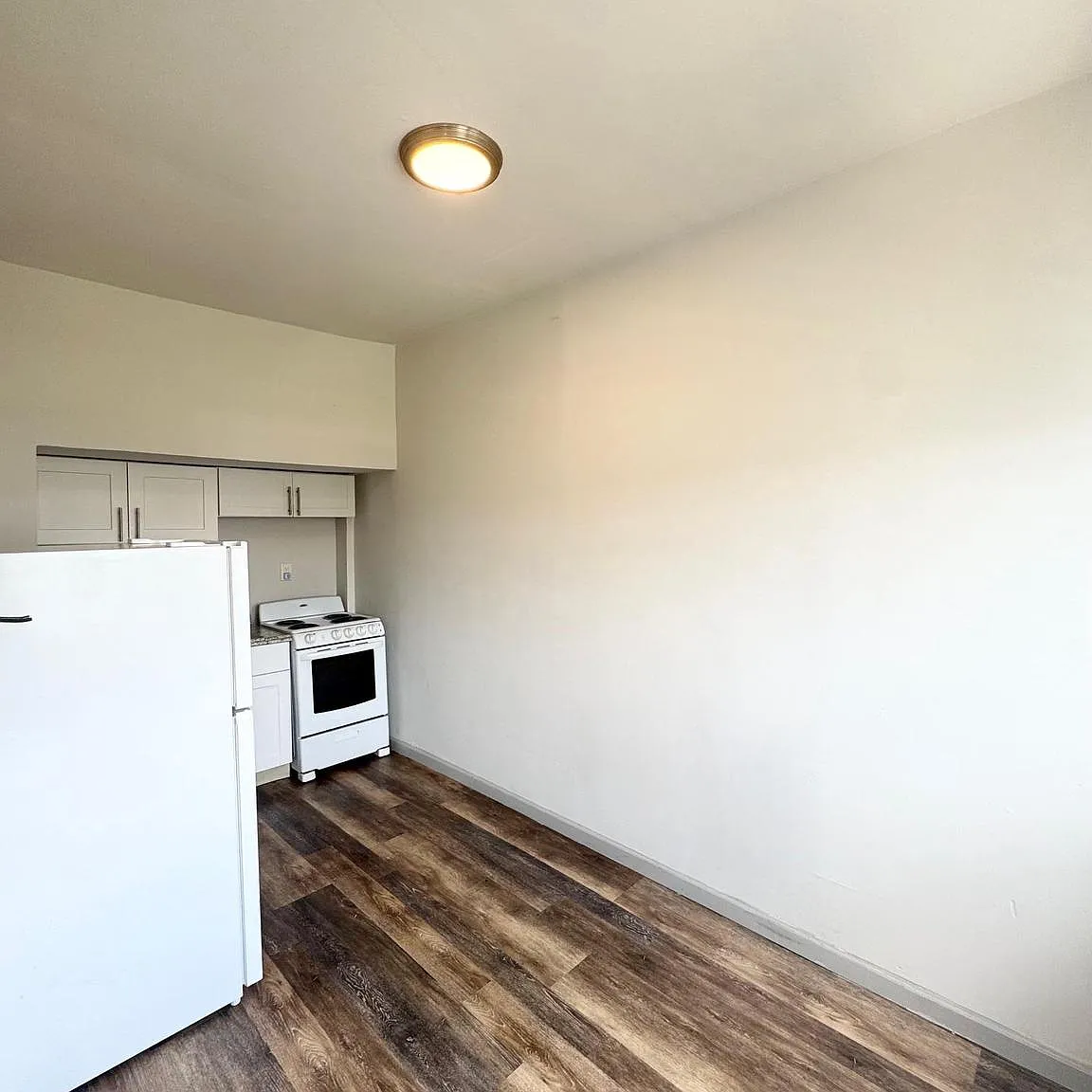 1 bed, 1400 sqft, $950 — Photo 2
