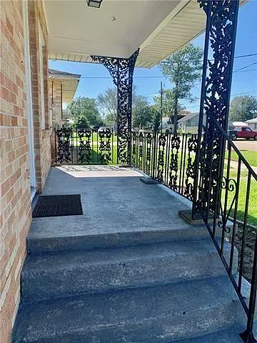Building Photo - 2337 Plaza Dr