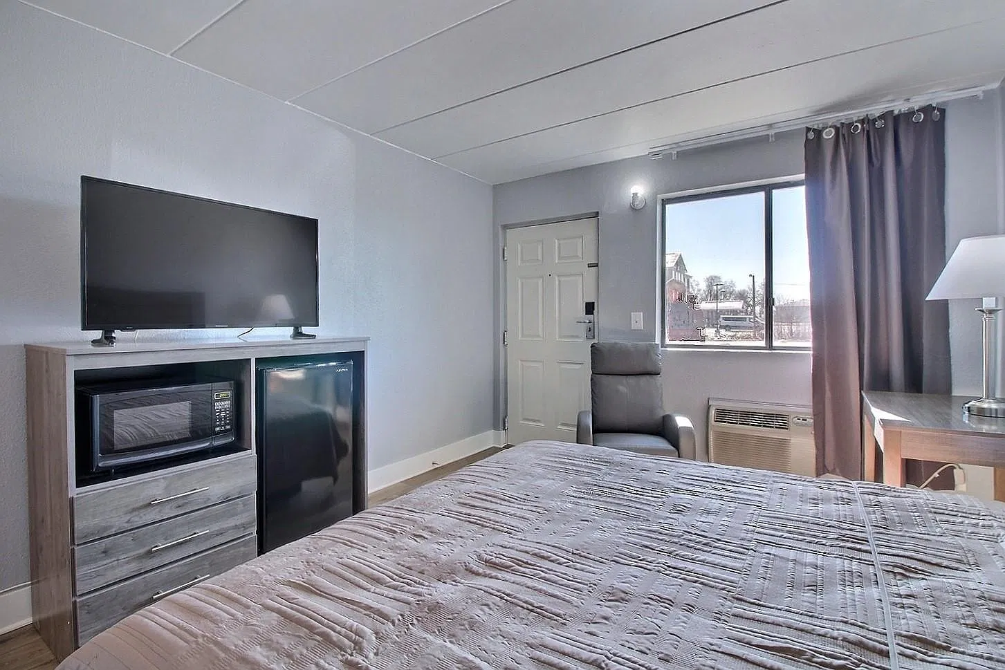 1 bed, 240 sqft, $795 — Photo 4