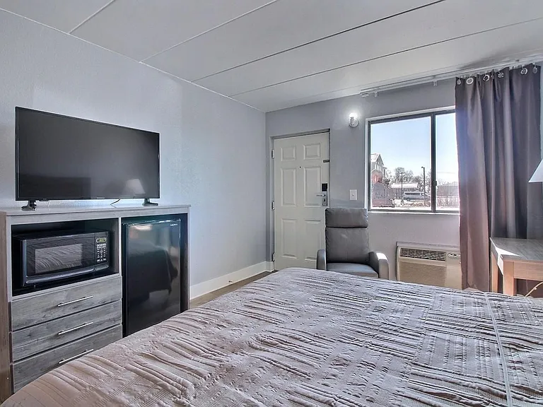 3021 S Locust St #1 — Photo 4