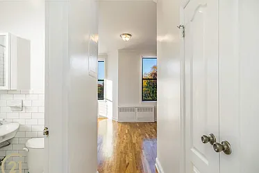 Rented by Century 21 Metropolitan