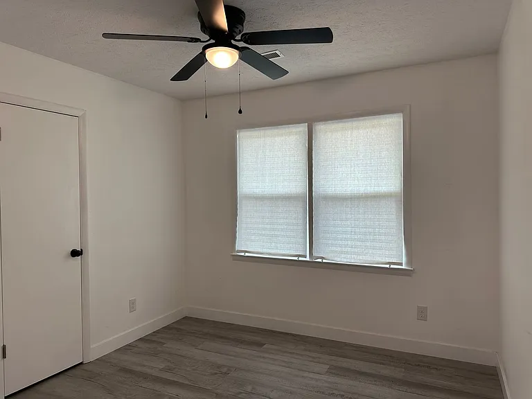 975 Lisa Ave — Photo 19