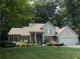 449 Maplewoods Ln, Webster, NY 14580