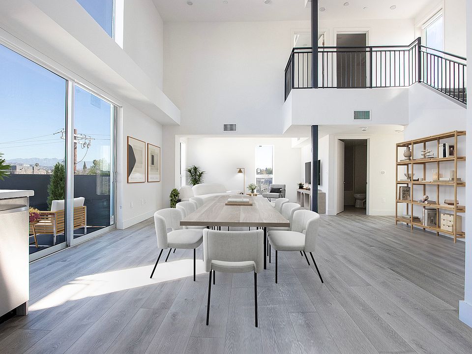 1st image of 6531 Melrose Ave #401