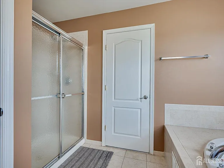 300 Morning Glory Dr — Photo 16