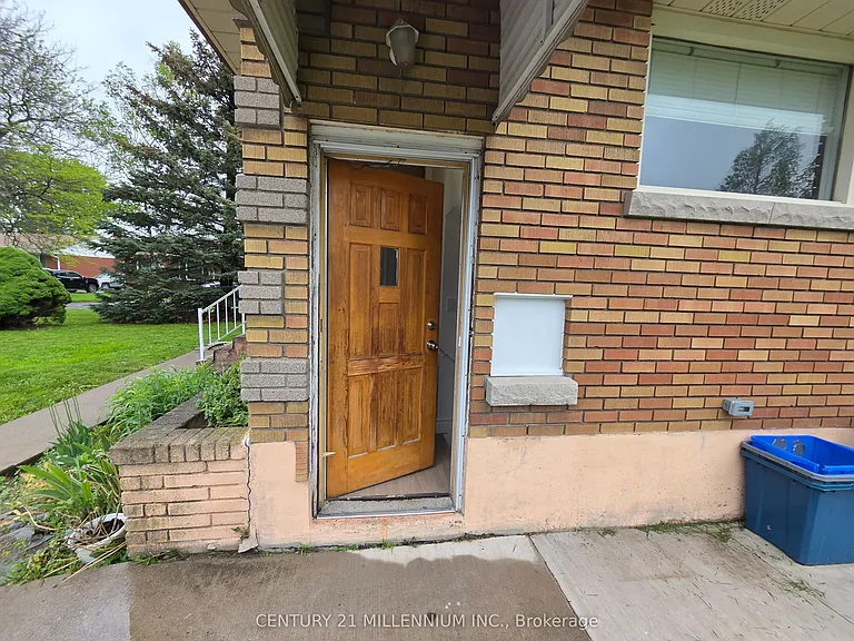 32 Stewart Ave #BASEMENT — Photo 3