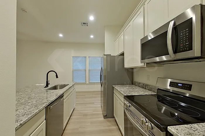 215 Peppercorn Way — Photo 2