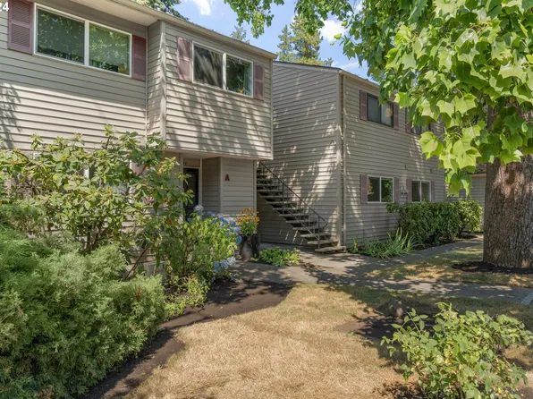 121 Leonard St APT C, Lake Oswego, OR 97034