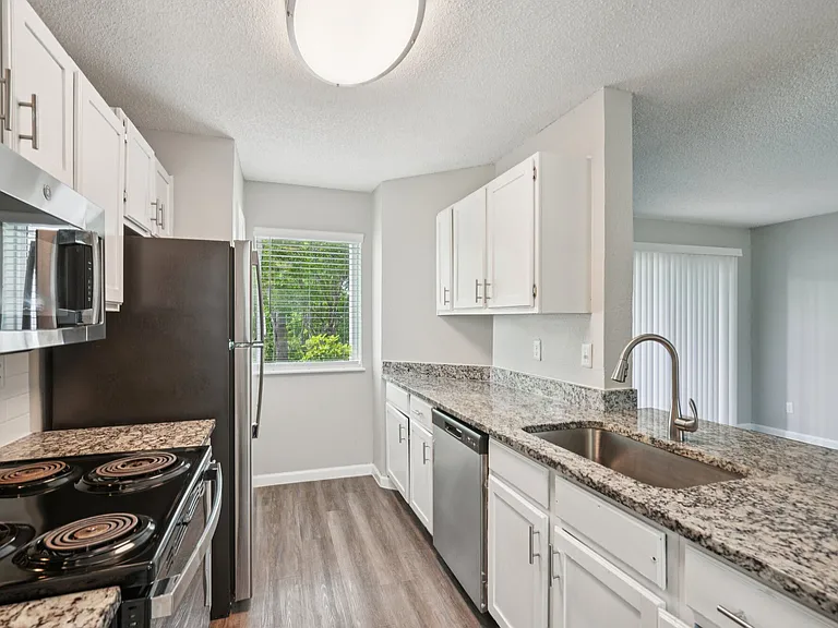 Fieldcrest Apartments — Photo 57