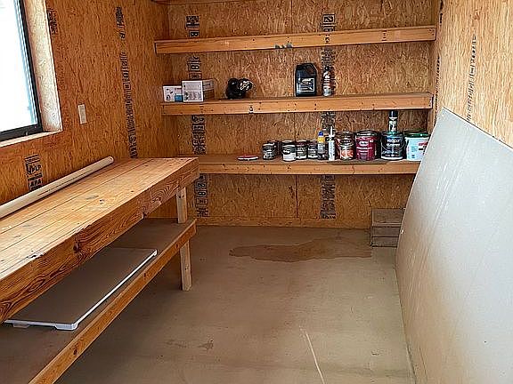 GARAGE WORKSHOP/STORAGE