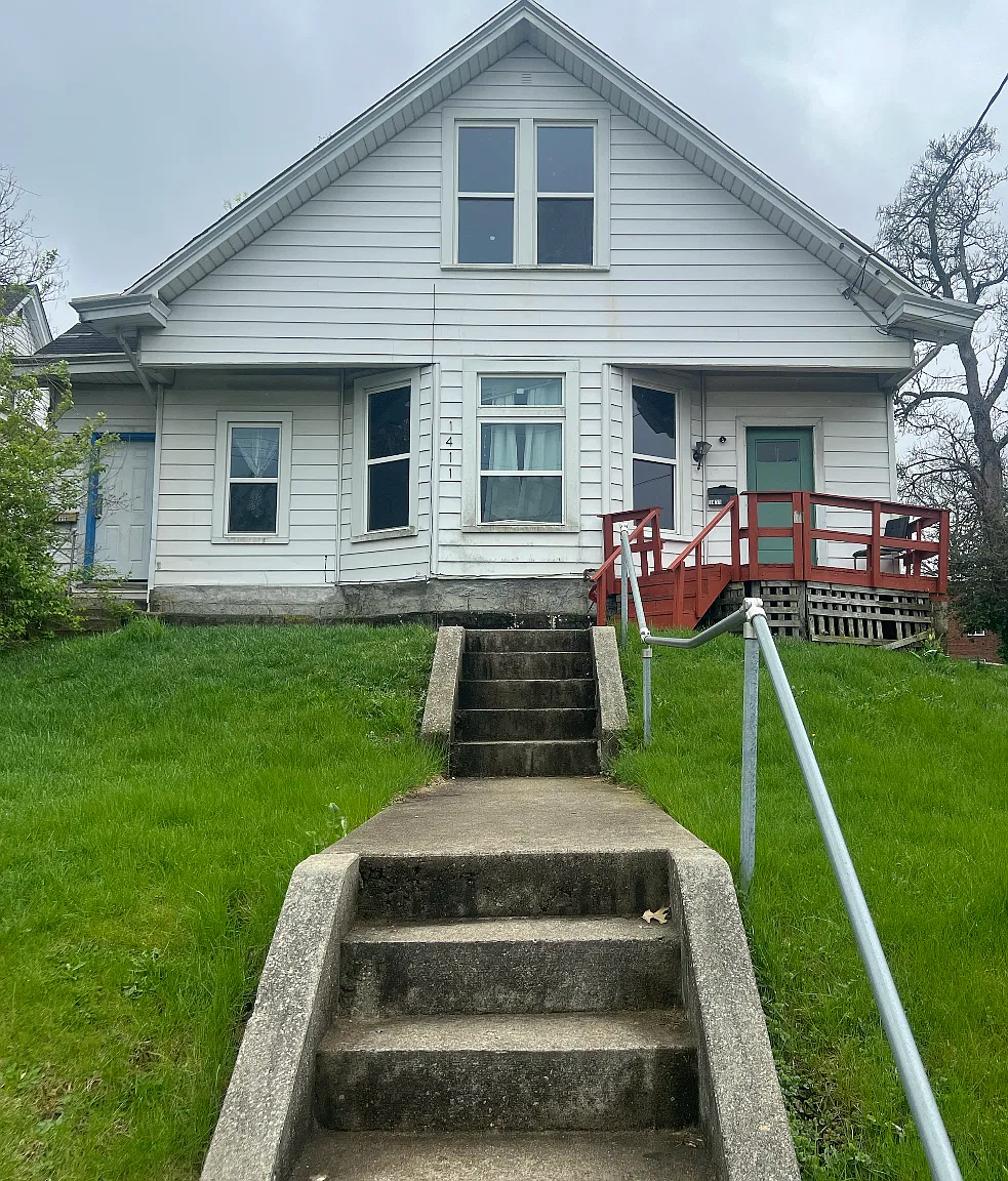 2 bed, 1000 sqft, $1,200 — Photo 2