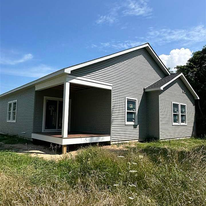 2nd image of 114 Peppervine Place