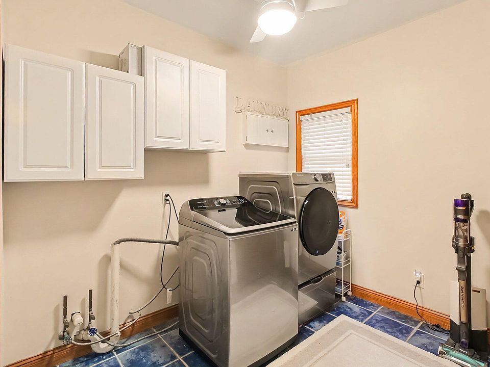1382 Odette St, photo 19
