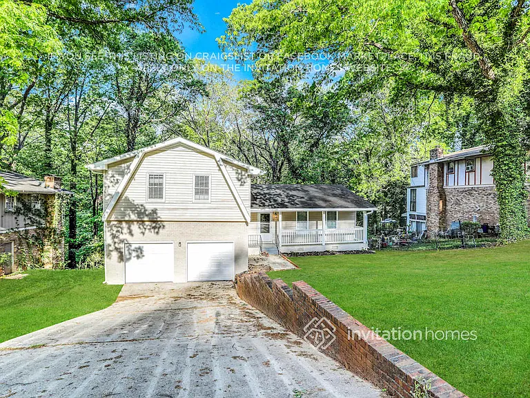 2339 Chevy Chase Ln — Photo 3