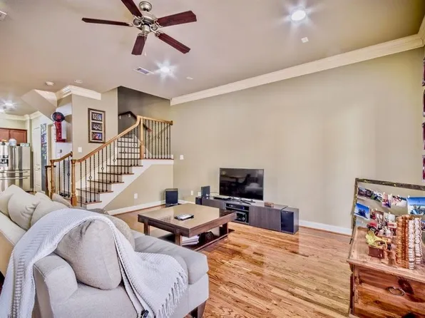 2821 Sherwin St, Houston, TX 77007