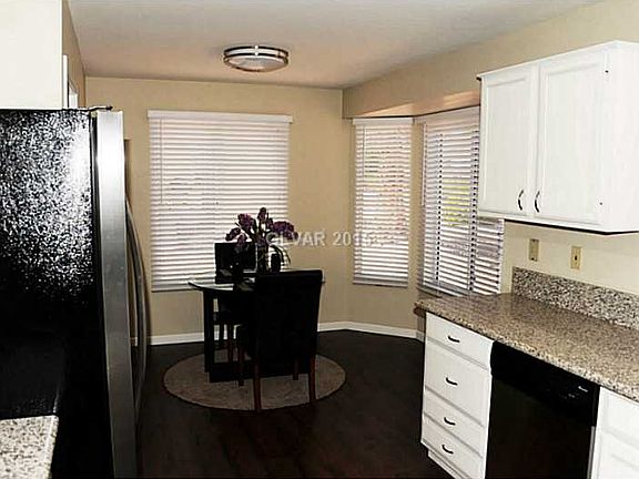 3rd image of 9052 Grayling Dr