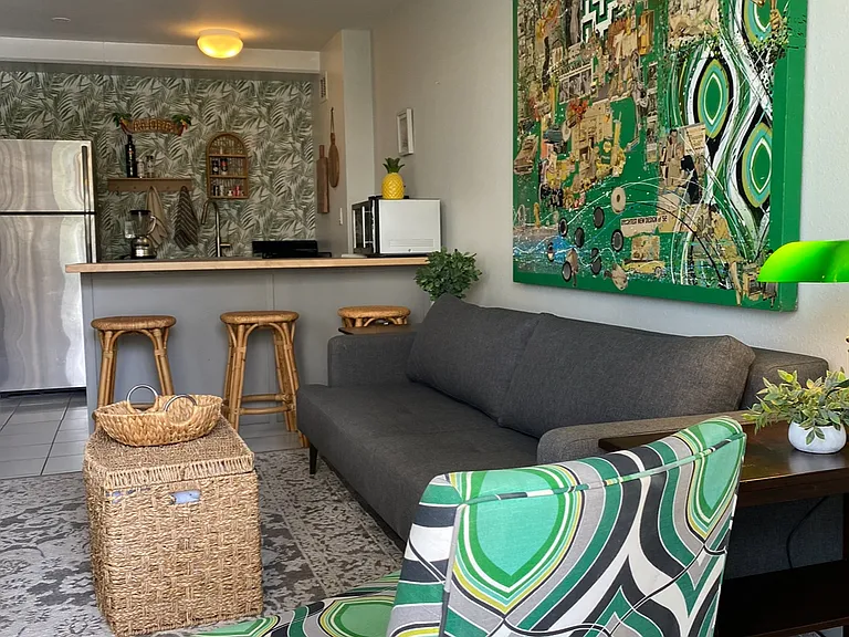 445 Kaiolu St #408 — Photo 10